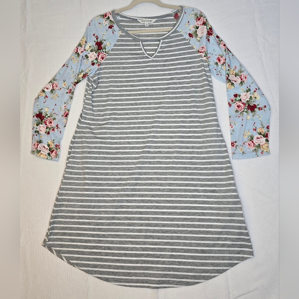 DAVI & DANI DRESS SZ: LARGE